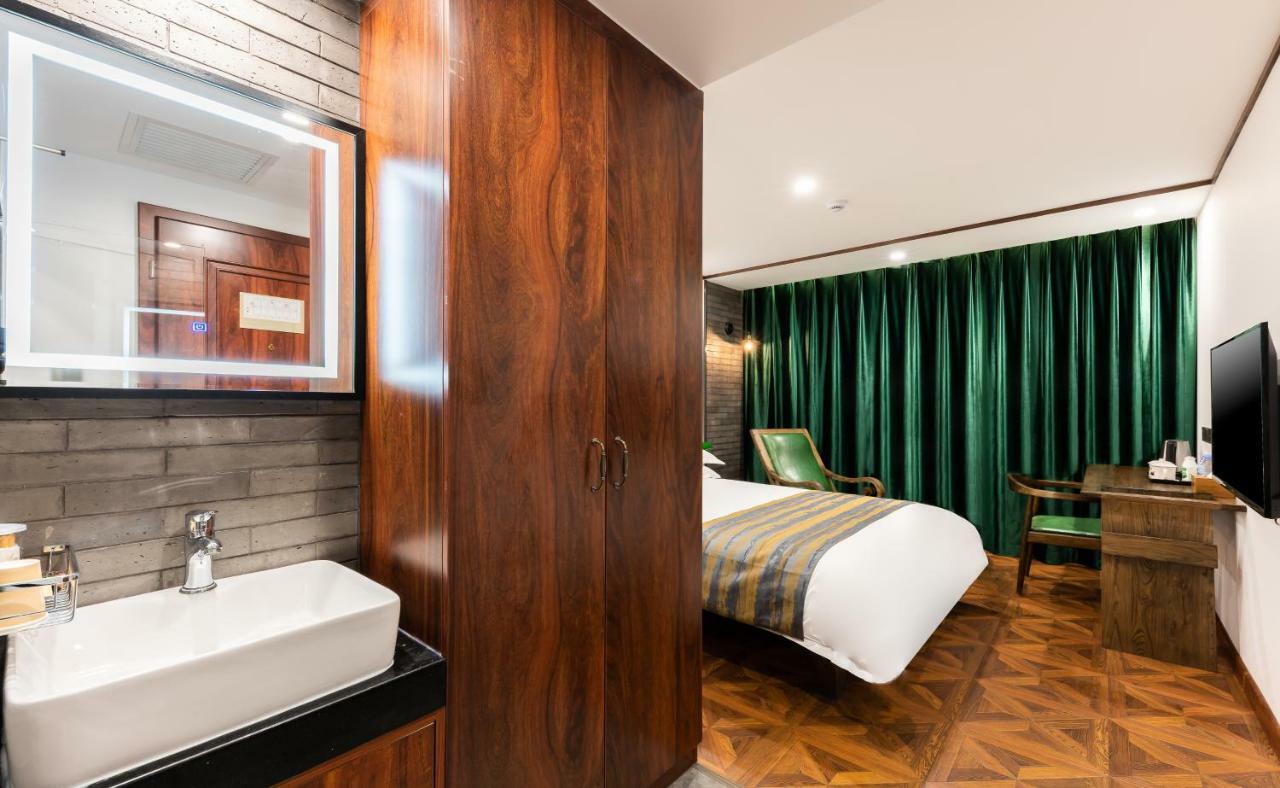 Nostalgia Hotel Near Prince Gong'S Mansion- Beihai Park, Tian'Anmen Square, Nanluoguxiang Hutong, Huguosi Hutong Snack Street, 5 Minutes Walk Away From Ping'Anli Subway Station, Free Ice Cream And Laundry Service,English Communication Well Beijing Eksteriør billede