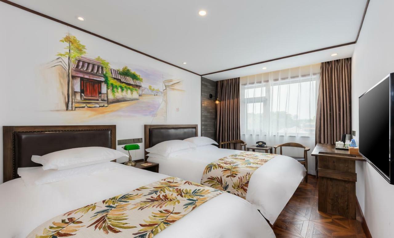 Nostalgia Hotel Near Prince Gong'S Mansion- Beihai Park, Tian'Anmen Square, Nanluoguxiang Hutong, Huguosi Hutong Snack Street, 5 Minutes Walk Away From Ping'Anli Subway Station, Free Ice Cream And Laundry Service,English Communication Well Beijing Eksteriør billede