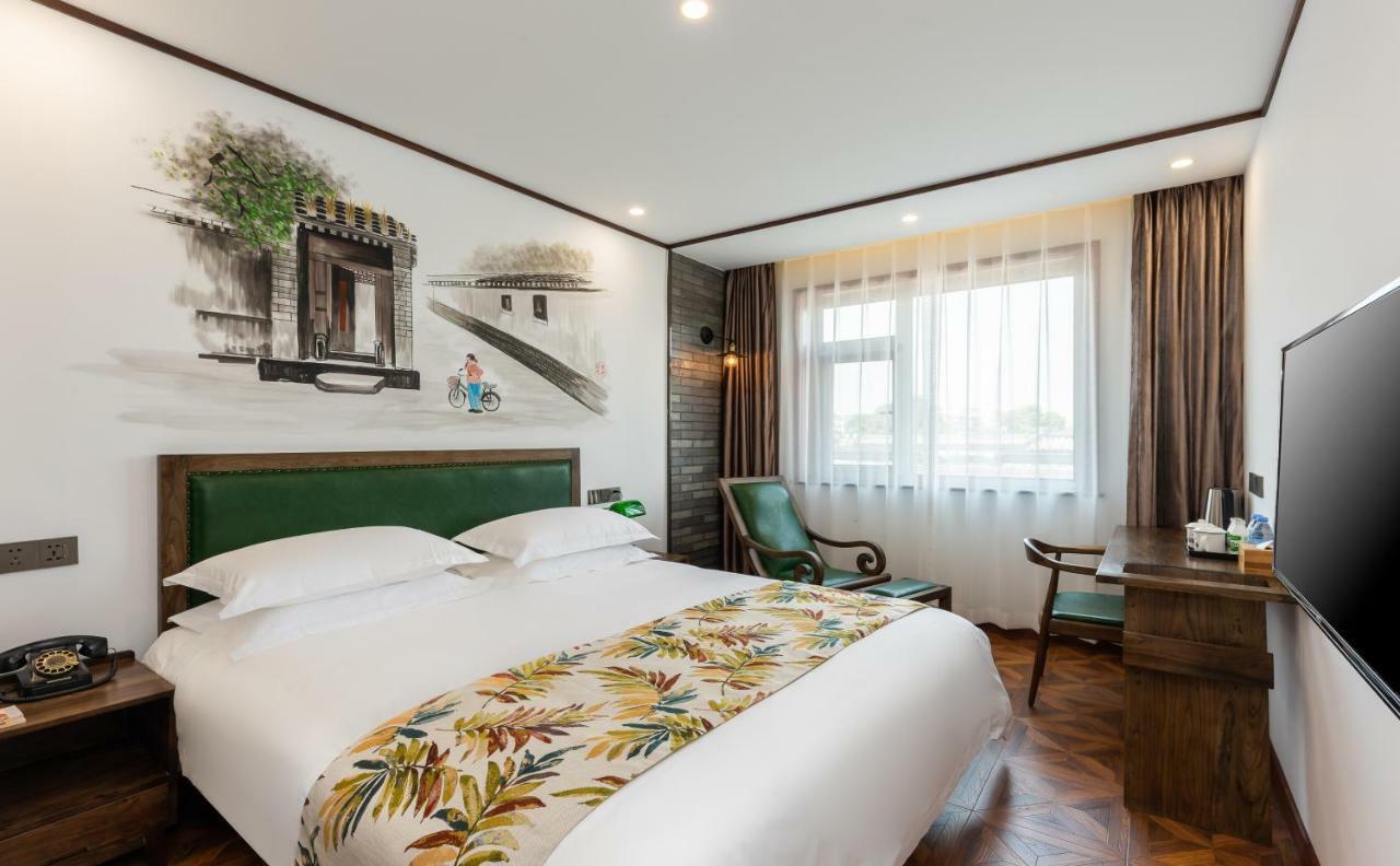 Nostalgia Hotel Near Prince Gong'S Mansion- Beihai Park, Tian'Anmen Square, Nanluoguxiang Hutong, Huguosi Hutong Snack Street, 5 Minutes Walk Away From Ping'Anli Subway Station, Free Ice Cream And Laundry Service,English Communication Well Beijing Eksteriør billede