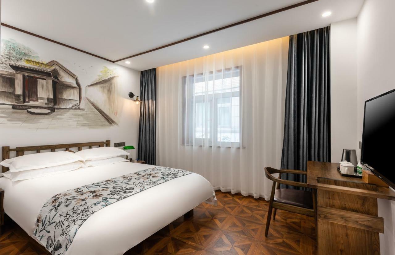 Nostalgia Hotel Near Prince Gong'S Mansion- Beihai Park, Tian'Anmen Square, Nanluoguxiang Hutong, Huguosi Hutong Snack Street, 5 Minutes Walk Away From Ping'Anli Subway Station, Free Ice Cream And Laundry Service,English Communication Well Beijing Eksteriør billede