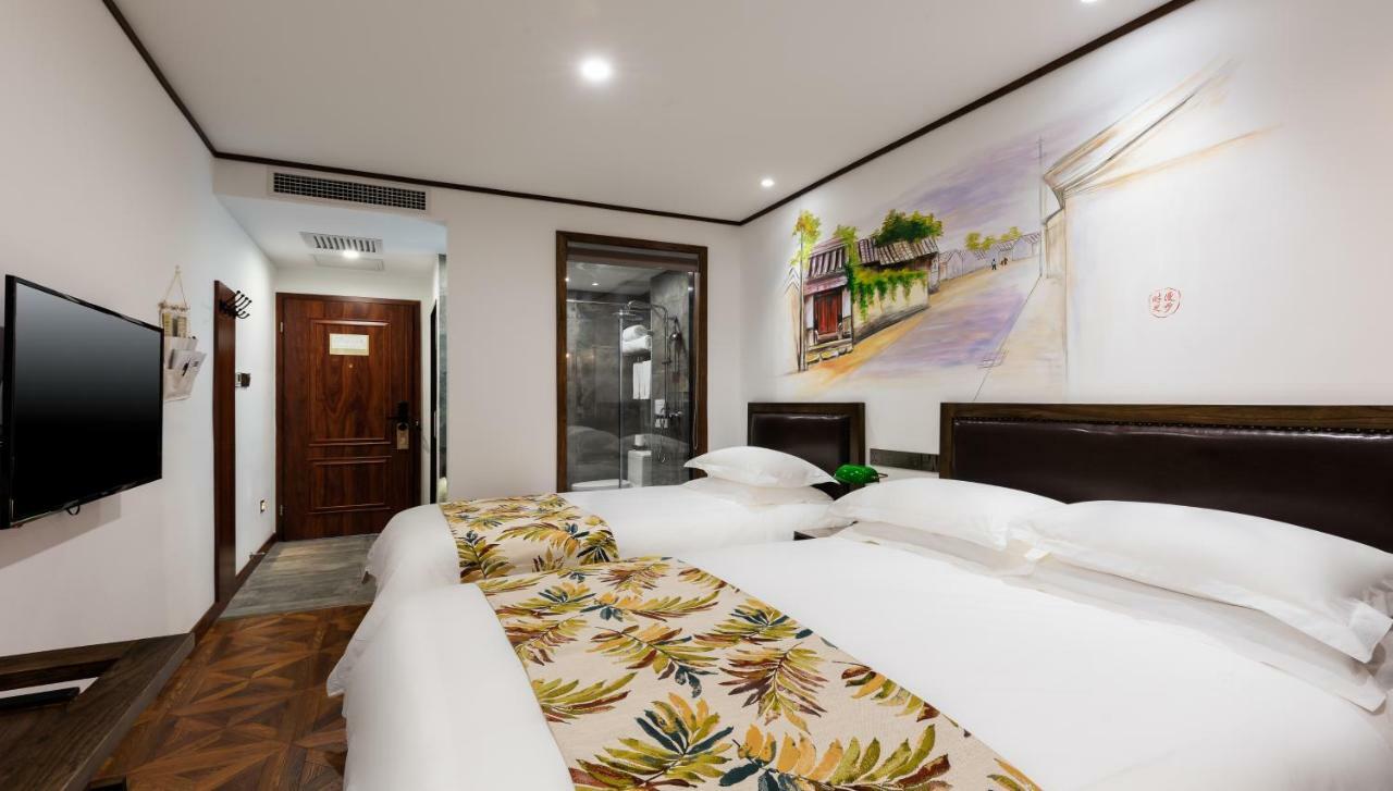 Nostalgia Hotel Near Prince Gong'S Mansion- Beihai Park, Tian'Anmen Square, Nanluoguxiang Hutong, Huguosi Hutong Snack Street, 5 Minutes Walk Away From Ping'Anli Subway Station, Free Ice Cream And Laundry Service,English Communication Well Beijing Eksteriør billede
